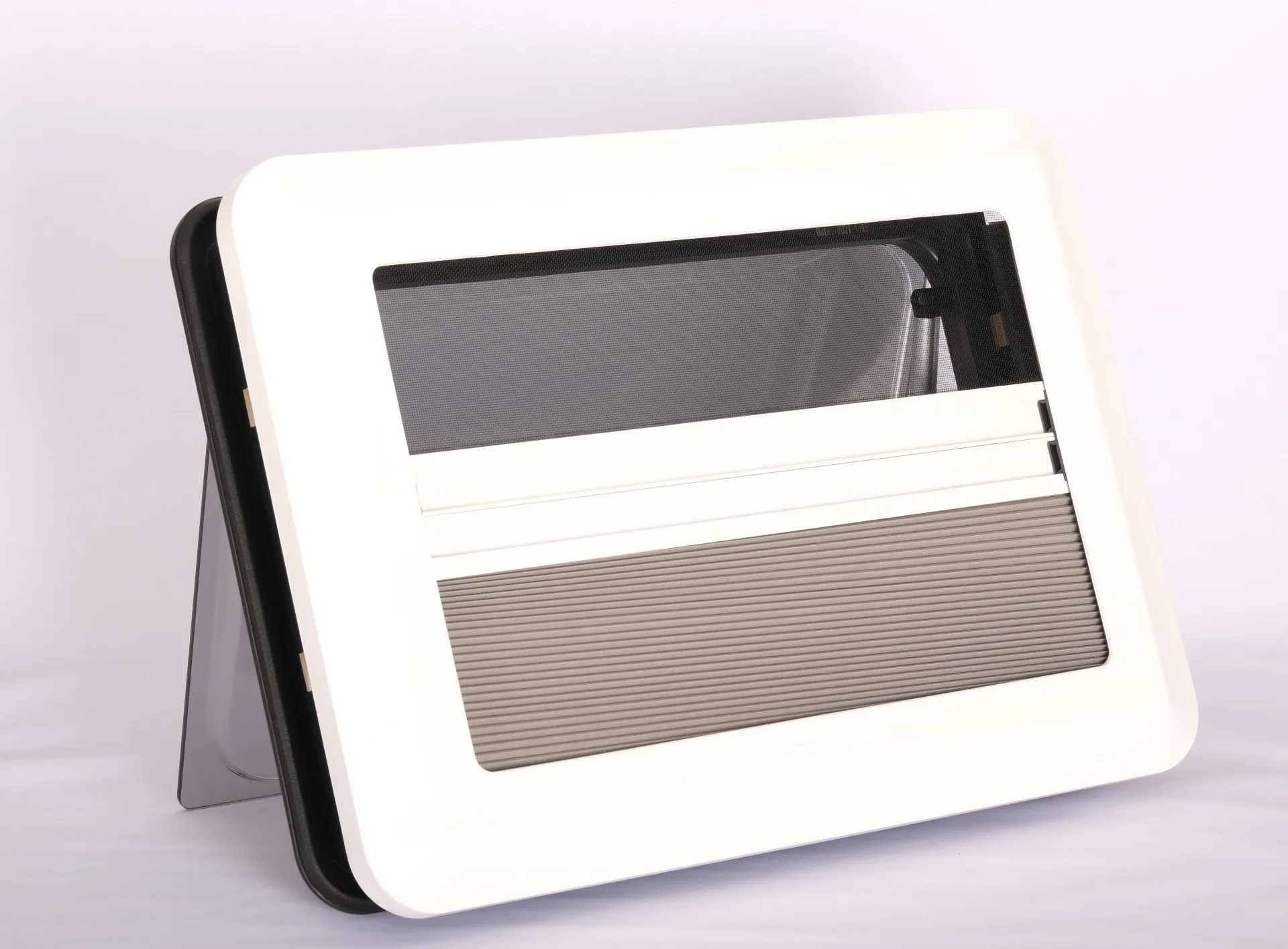 tavan acılan cam UTM-35x28